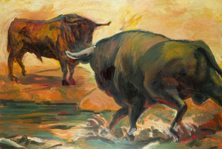 Zwei Bullen stehen sich in einer Landschaft mit einem Bach gegenüber; der eine ist bräunlich-orange, der andere dunkelgrau.