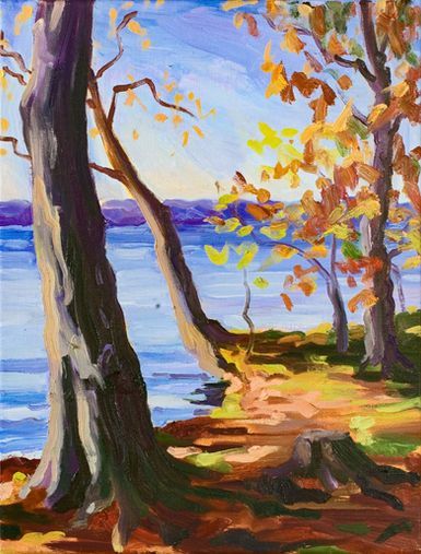 Ein impressionistisches Ölgemälde zeigt goldene Herbstbäume an einem blauen Seeufer mit einem markanten Baumstamm.