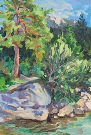 Ein impressionistisches Gemälde eines sonnigen Kiefernwaldes, eines großen Felsens im Vordergrund.