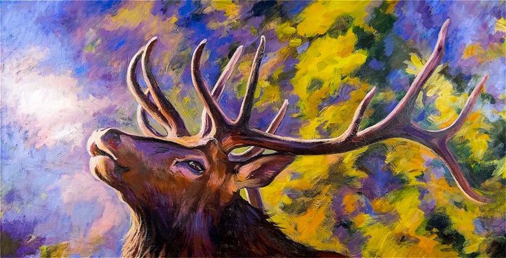Ein Ölgemälde eines Elchs, der vor einem leuchtenden Hintergrund aus violettem und goldgelbem Laub nach oben blickt.