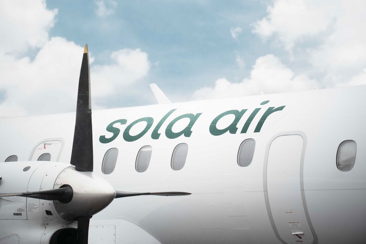 Saab 340b vy snytt från sidan, närbild av texten Sola Air