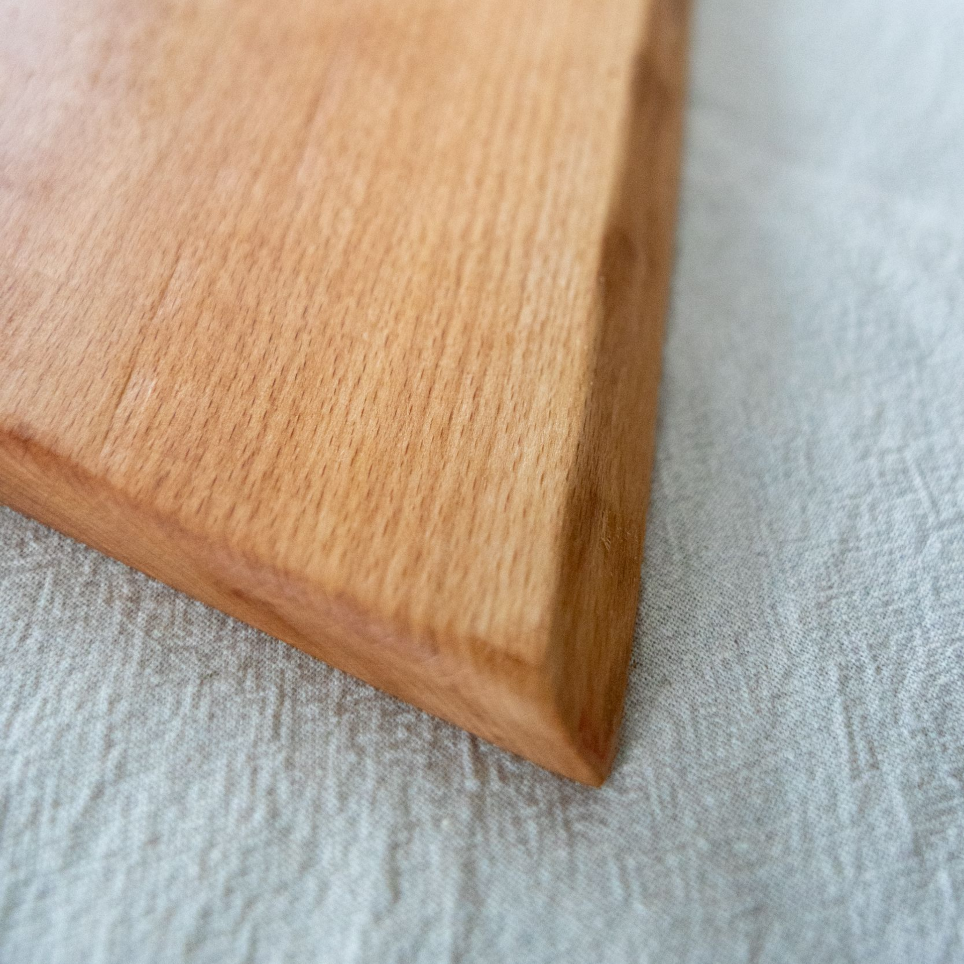 Massief, handgemaakte broodplank (beukenhout)