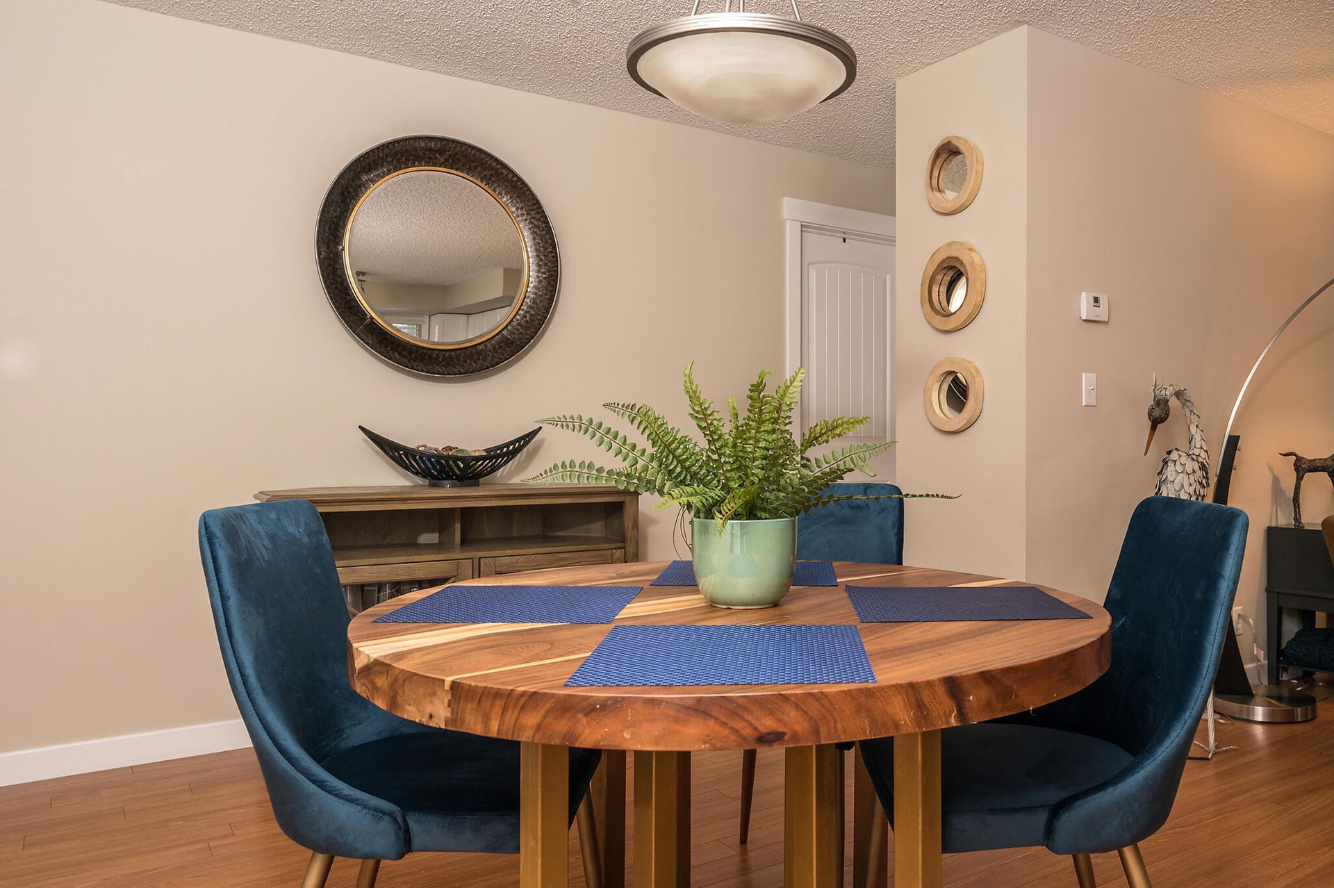 Dining table at the Lakefront condo at Lake Windermere Pointe BC Vacation Rental hosted by Aisling Baile Property Management.