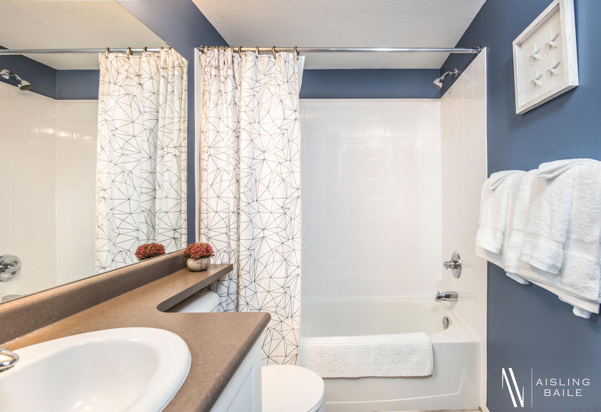 Second bathroom at the Trendy condo at Lake Windermere Pointe in Invermere, a BC Vacation Rental hosted by Aisling Baile Property Management.