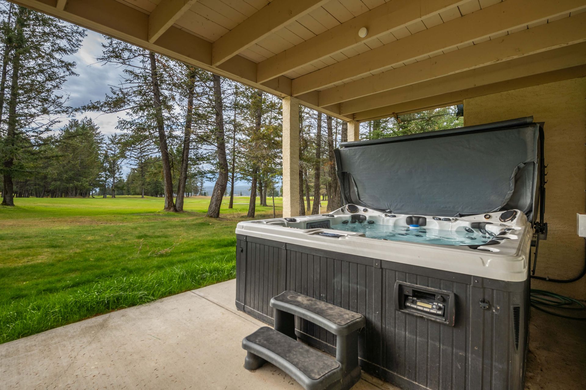 Private hot tub of Wide Open Spaces, a Radium BC Vacation Rental hosted by Aisling Baile Property Management.