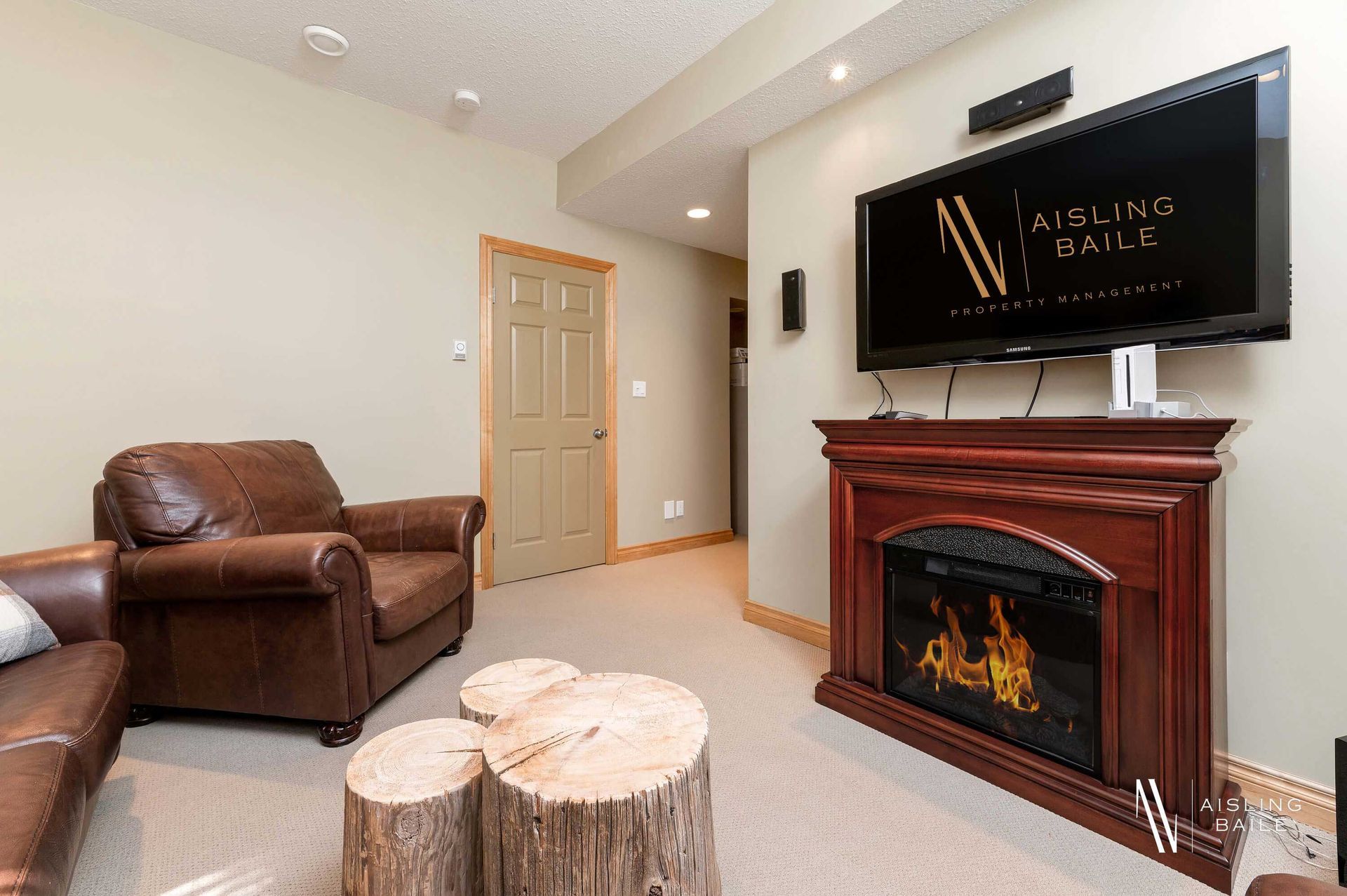 Second living room of Eagle Crest, a Radium Hot Springs BC Vacation Rental hosted by Aisling Baile Property Management.