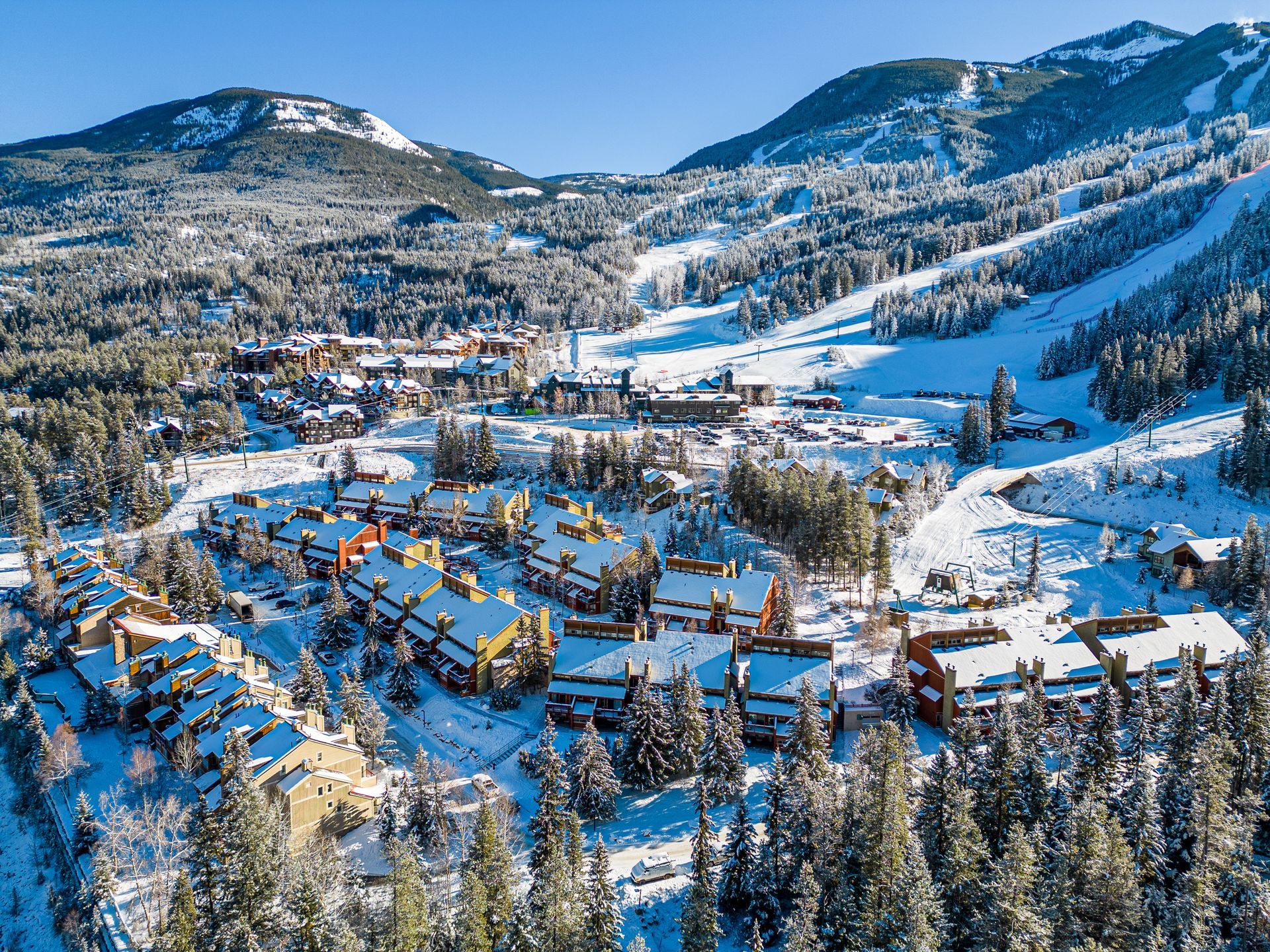 Exterior of 305 Tamarack, a Panorama Mountain Resort BC Vacation Rental hosted by Aisling Baile Property Management.