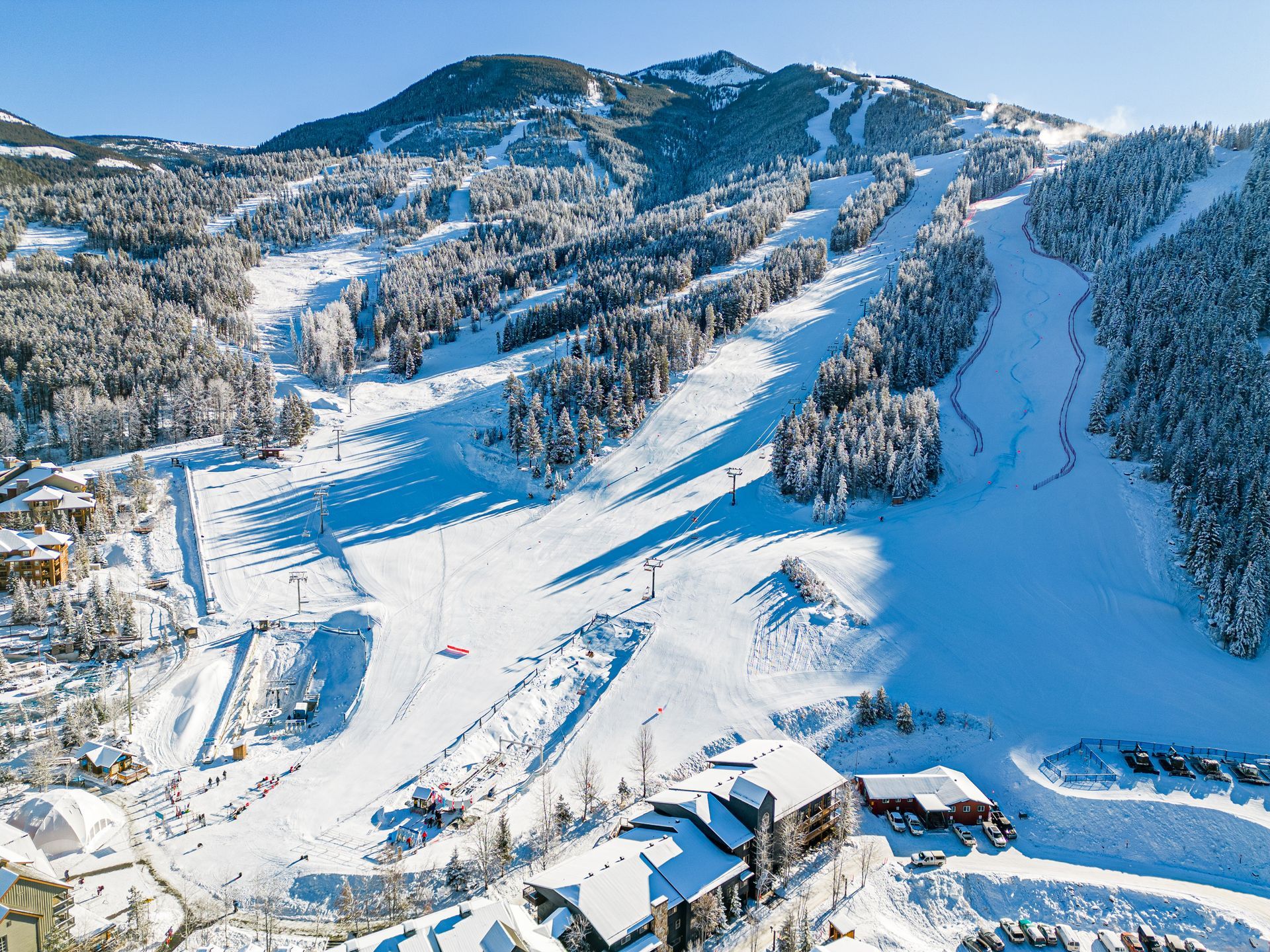 Exterior of 305 Tamarack, a Panorama Mountain Resort BC Vacation Rental hosted by Aisling Baile Property Management.