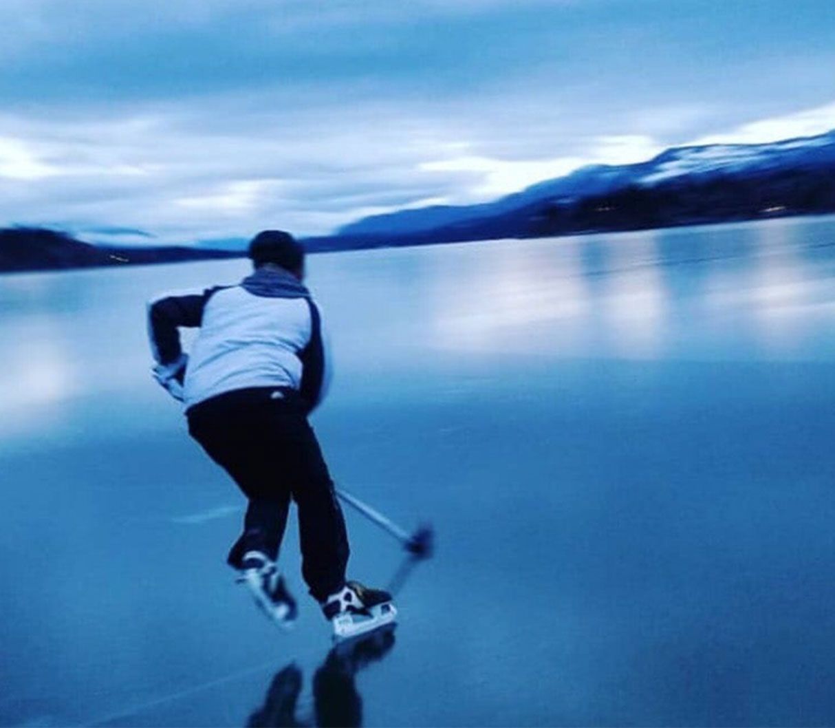 Skating across Lake Windermere Whiteway (photo by @gqthomas)