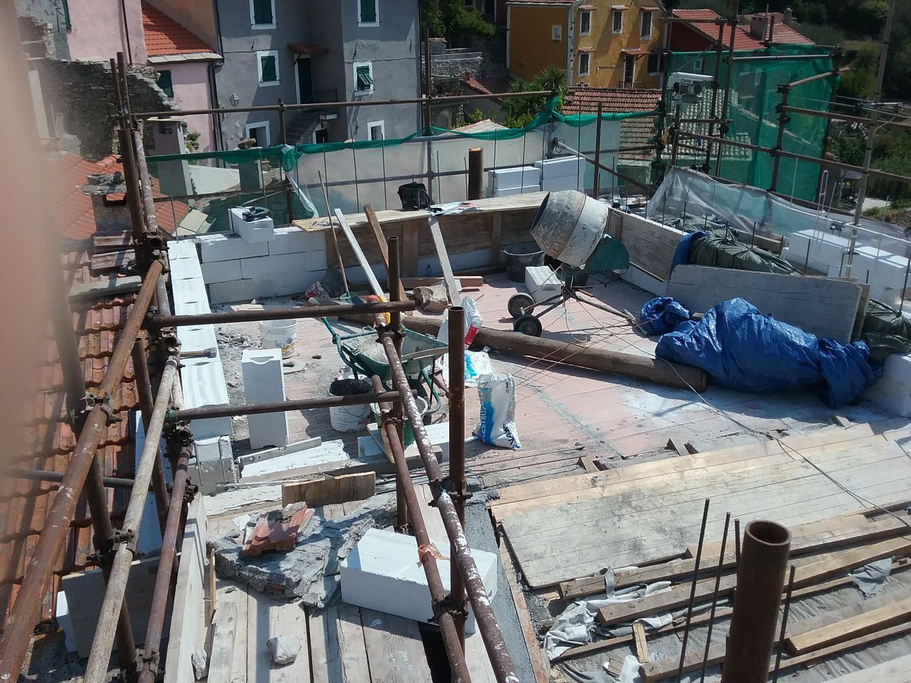 Rifacimento tetti per aziende, privati e condomini