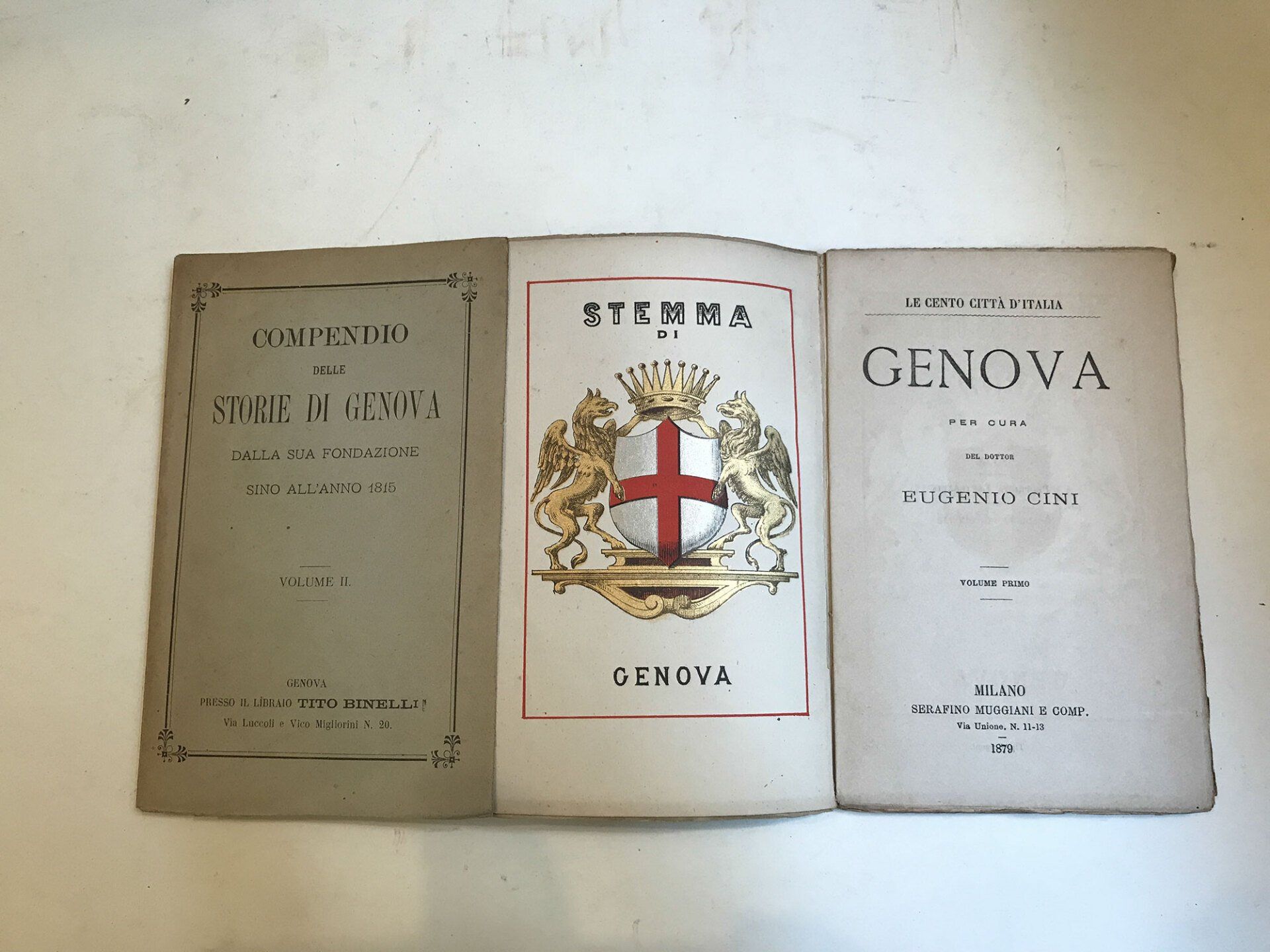 Libro antico su Genova