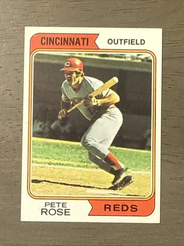 A baseball card of pete rose for the cincinnati reds