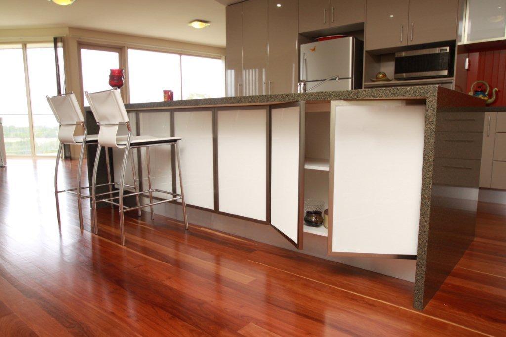 white cabinet kitchen