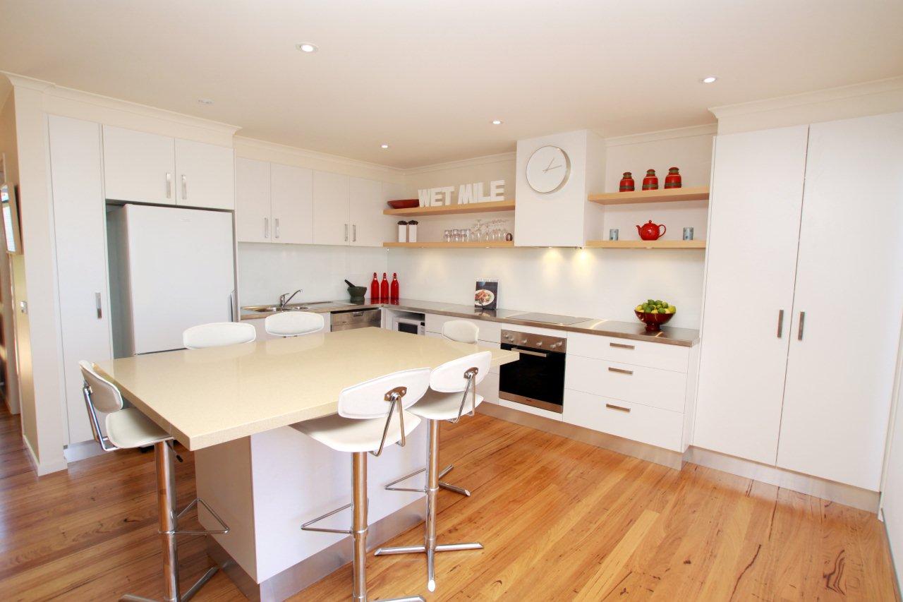 beachside white kitchen