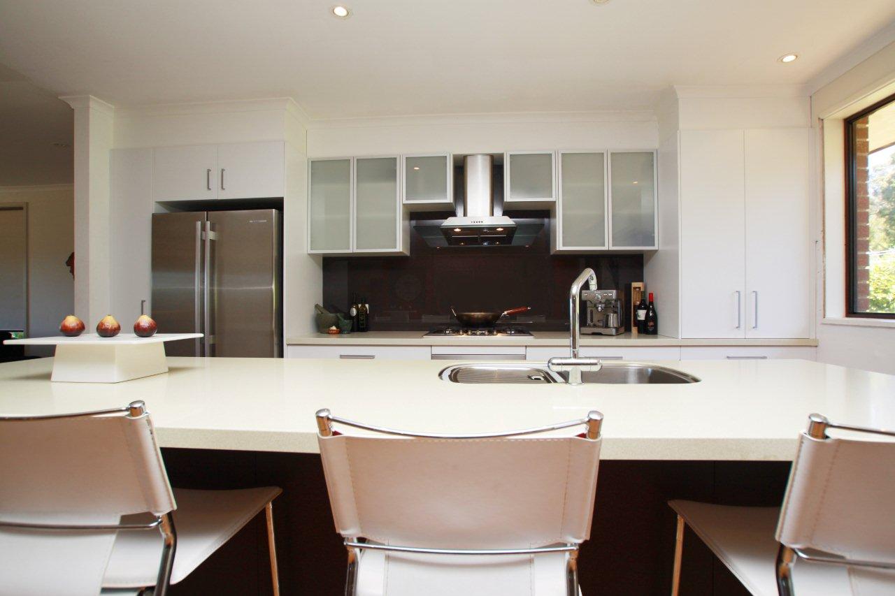 custom design entertainers kitchen