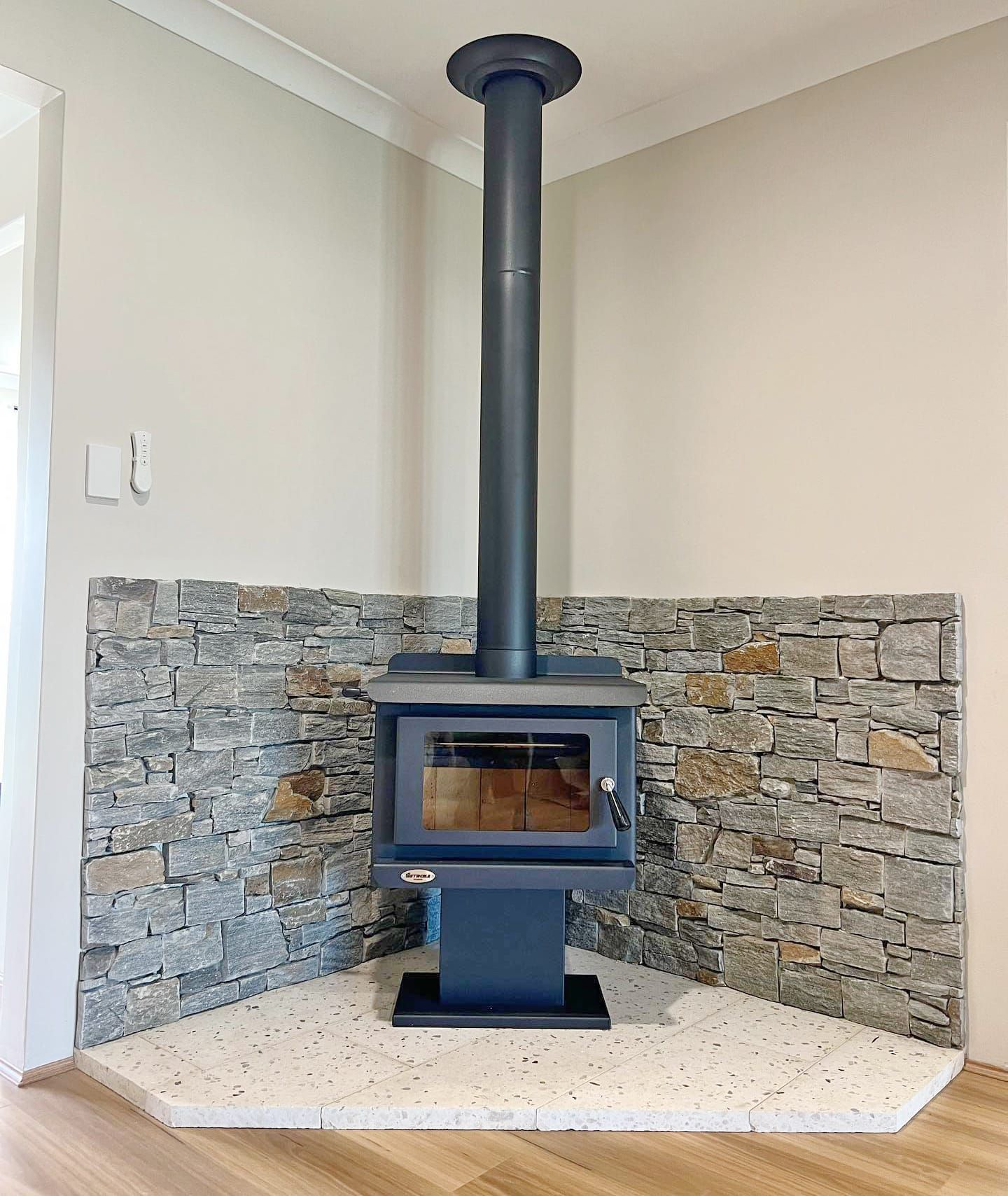 Countryman Freestanding