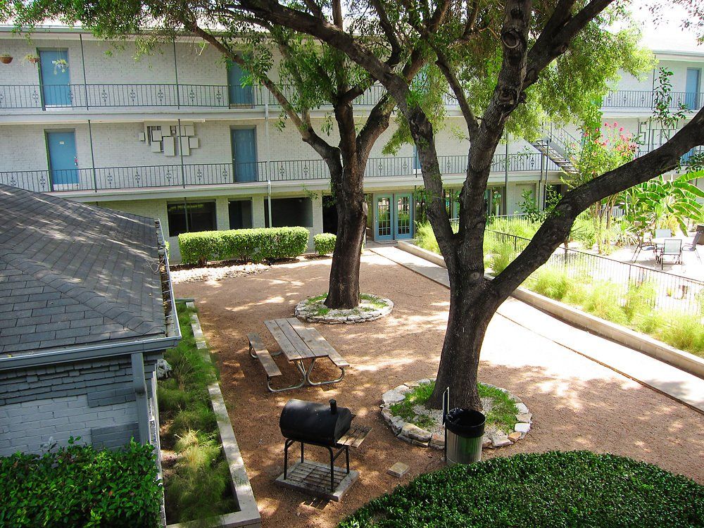 Abbey Road Apartments Austin Texas