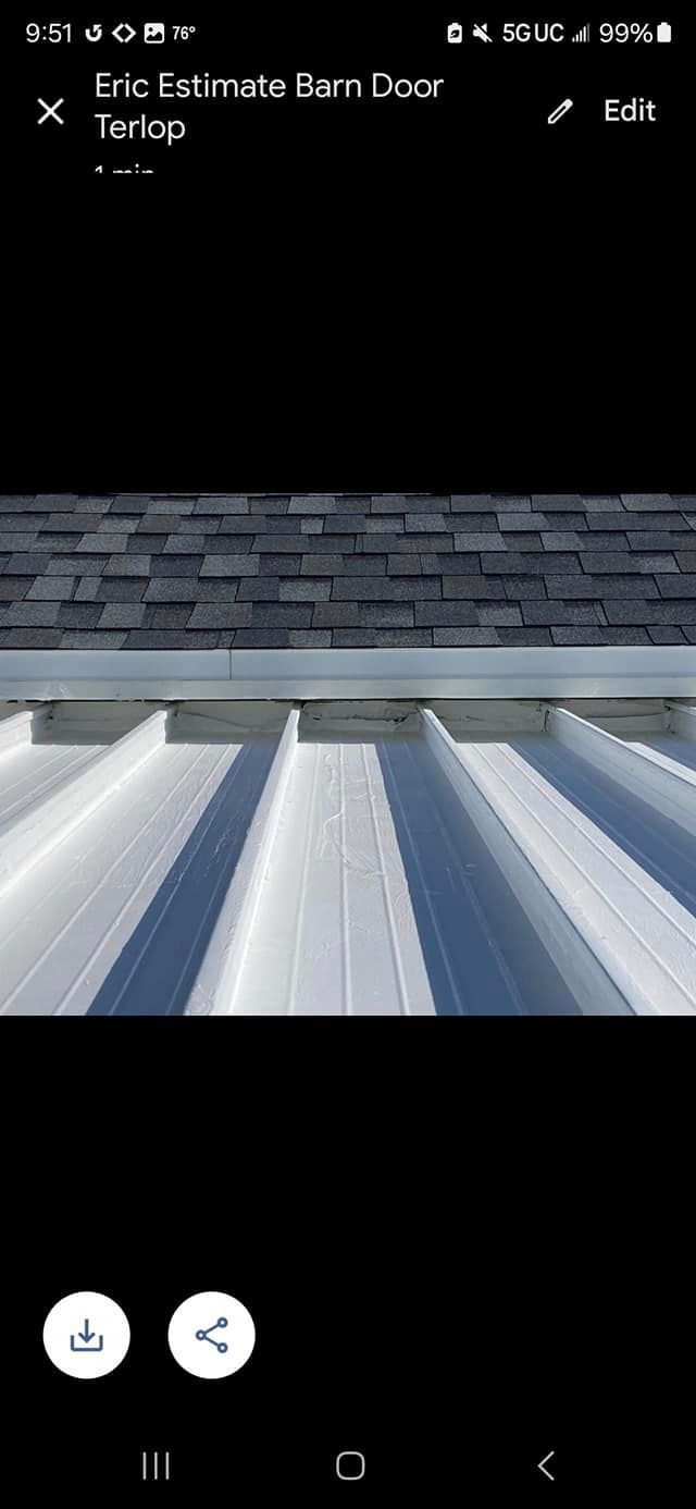 A picture of a roof on a cell phone.