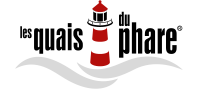 Logo pour Les Quais du Phare, représentant un phare rouge et blanc, des vagues grises et du texte noir.