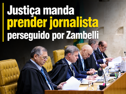 Autoridades sentadas à mesa de conferência em uma sala de reuniões formal, revisando documentos.