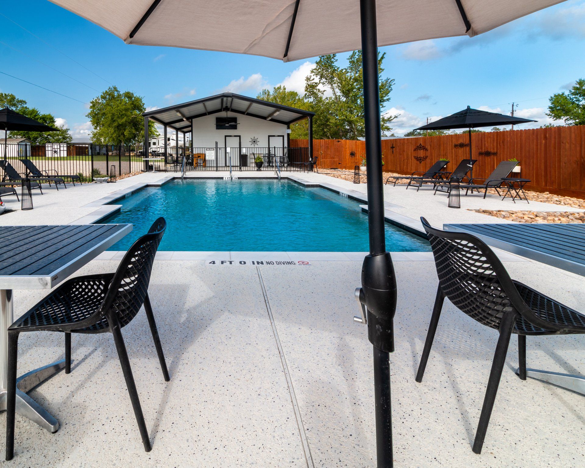 Short & Long Term Luxury RV Park
115 Three Hills Rd. Huntsville, Texas  