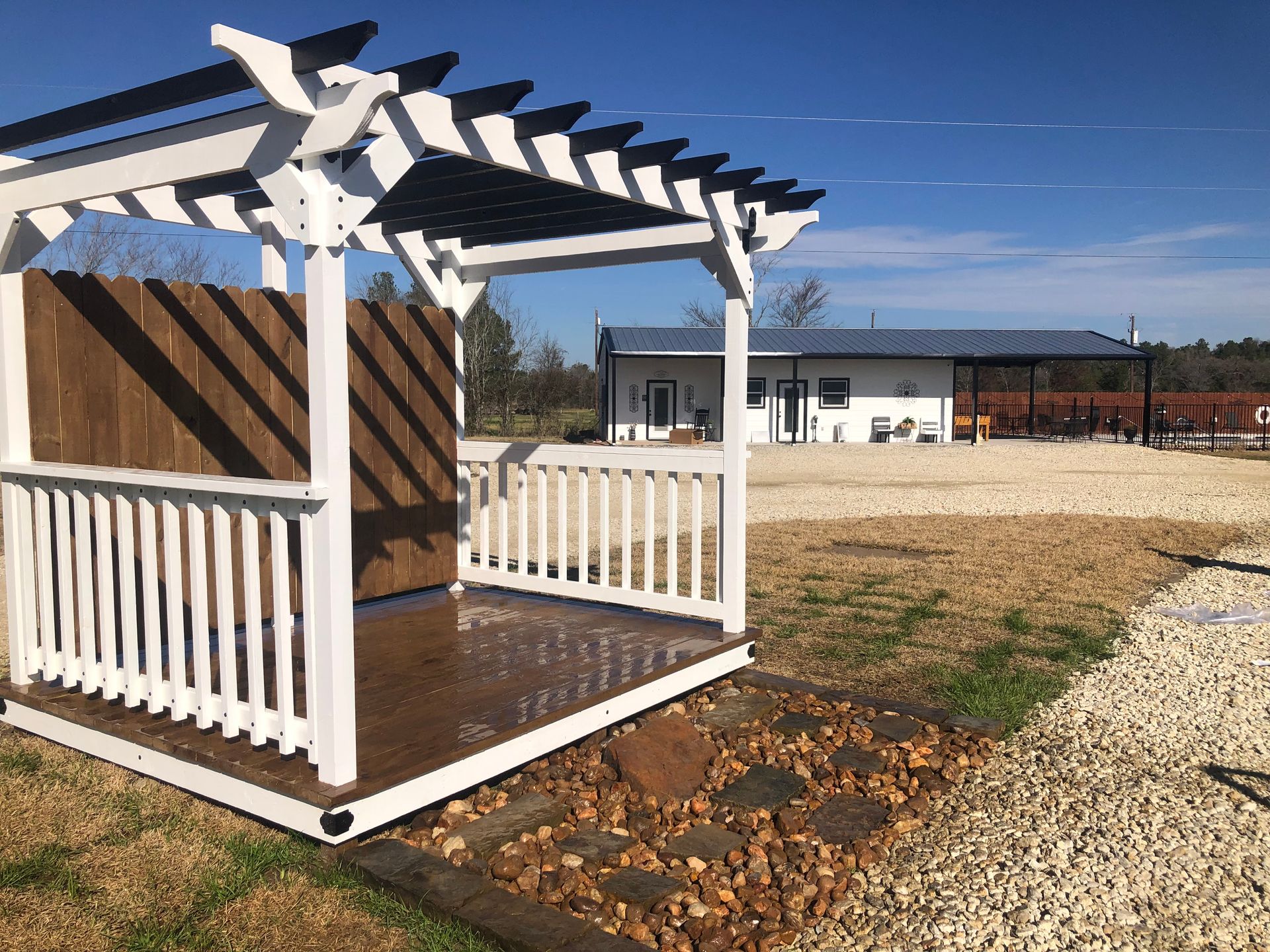 Short & Long Term Luxury RV Park
115 Three Hills Rd. Huntsville, Texas  