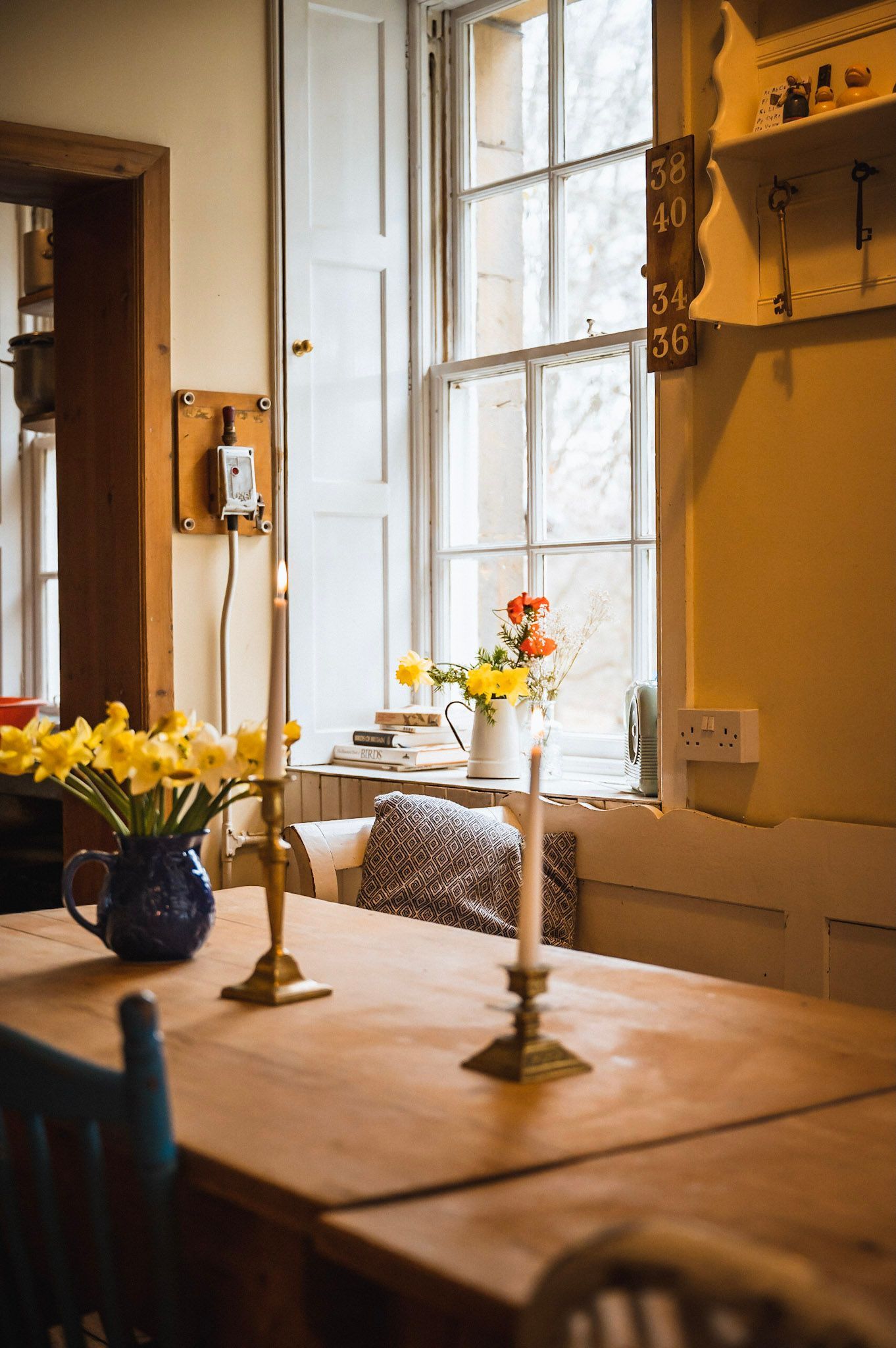 Daffodils on country kitchen table