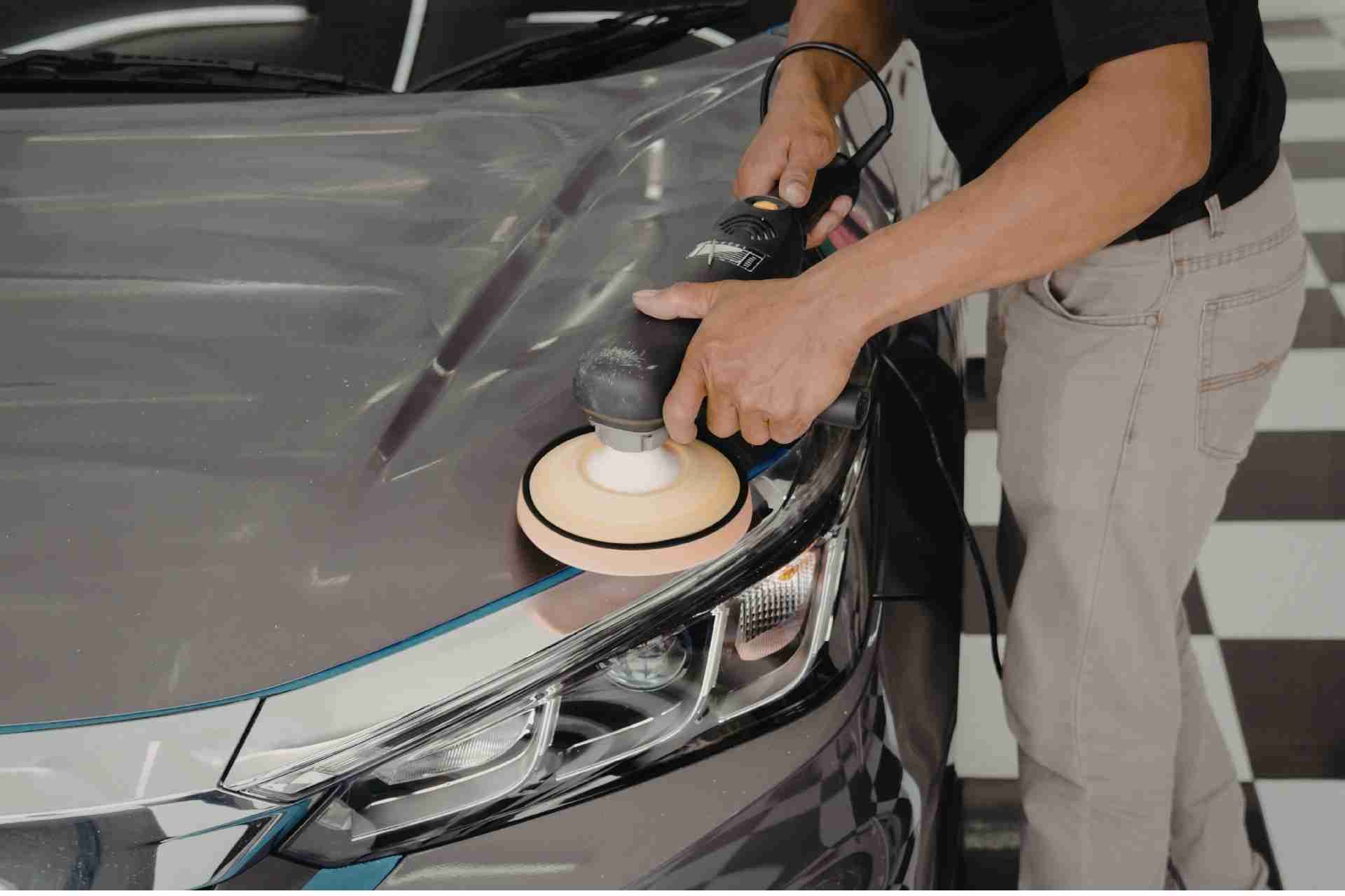 10 Essential Mobile Car Detailing Services