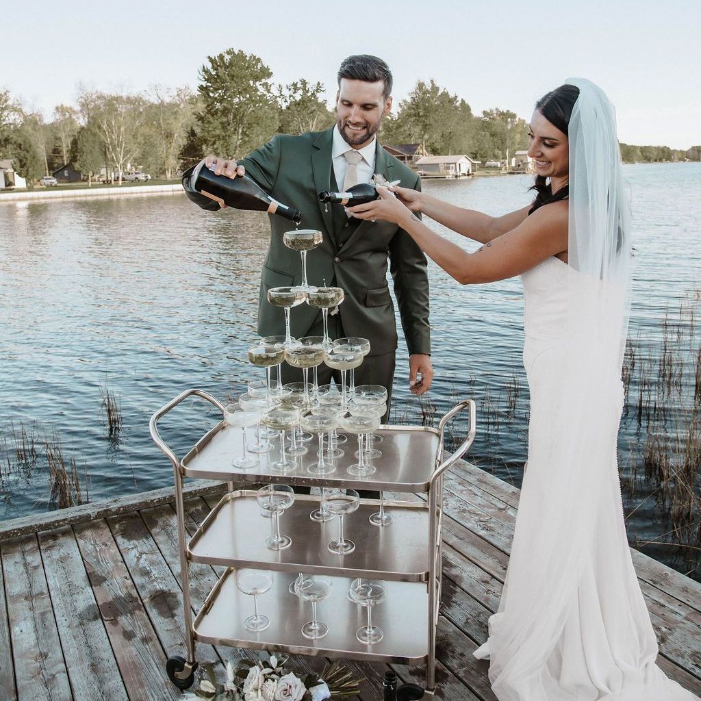 FOOD + DRINK DISPLAYS