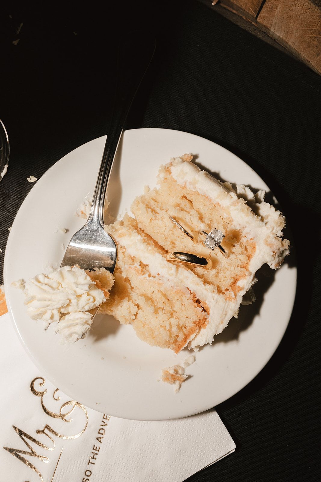 Cake on a plate for North Bay weddings