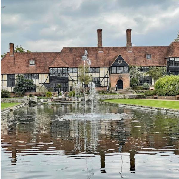 Picture of a lake and building