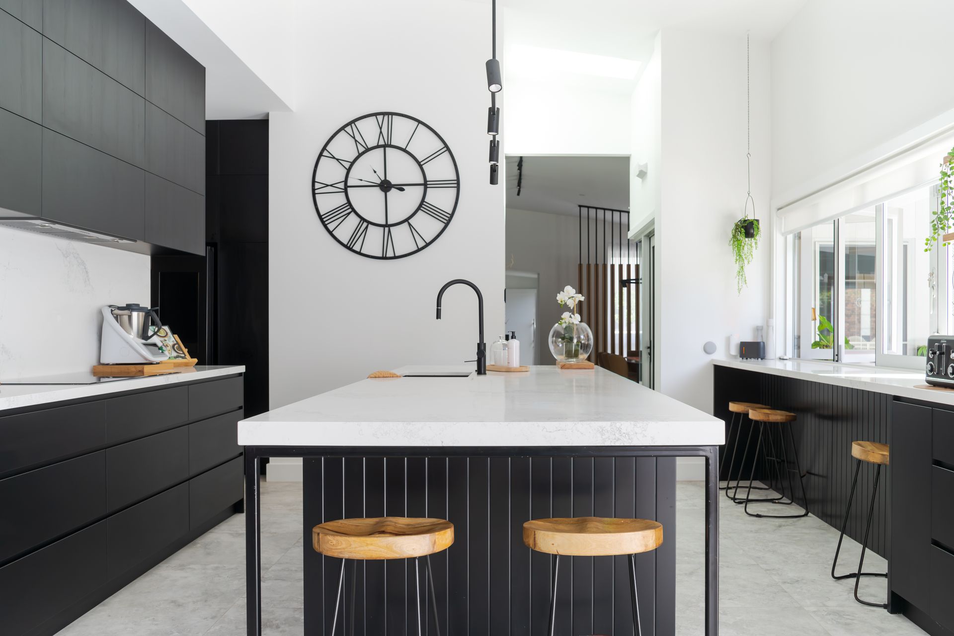 Kitchen design and kitchen renovations Newcastle. Call the kitchen king in Hunter Valley custom joinery design and kitchen renovations!