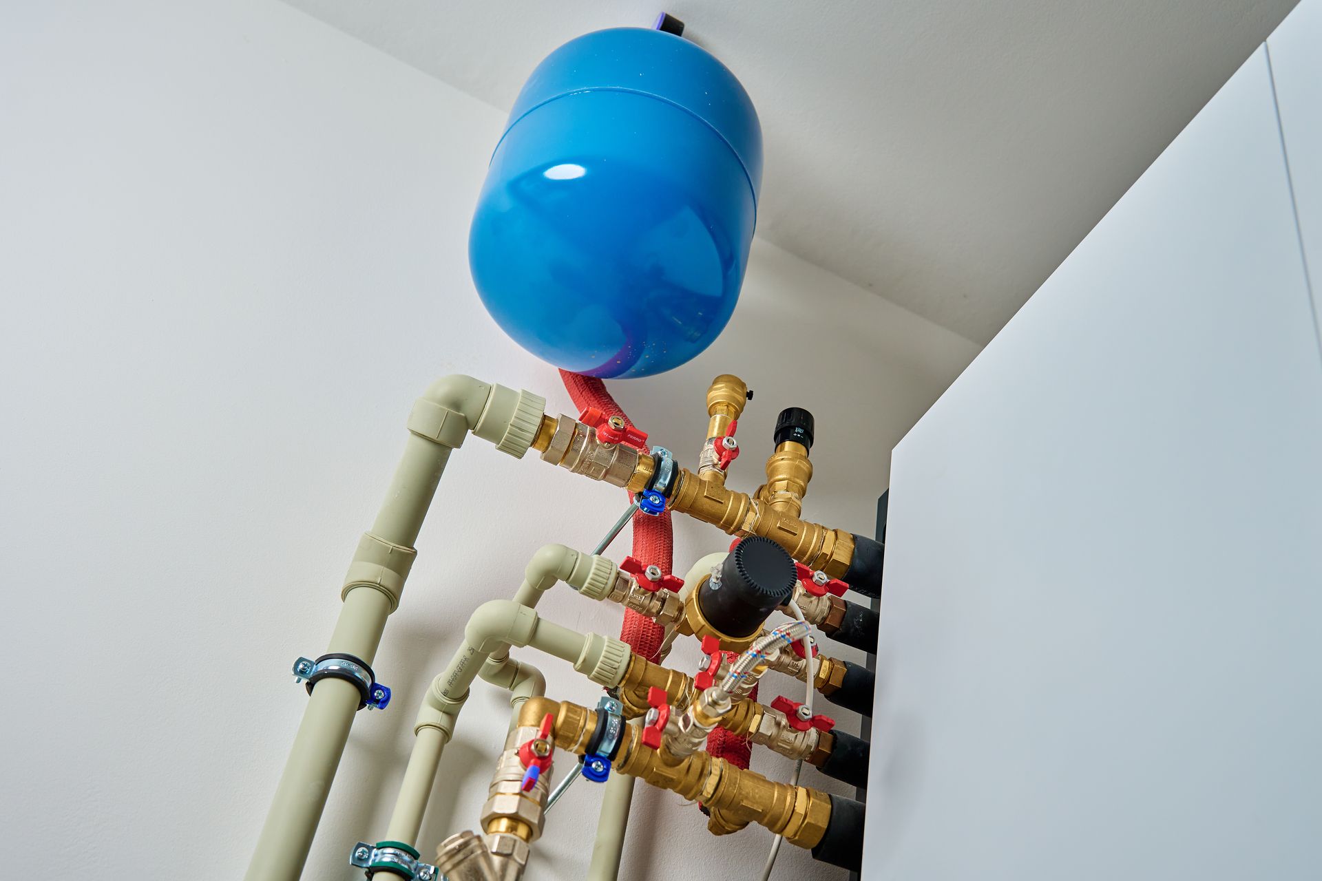 Thermal expansion tank