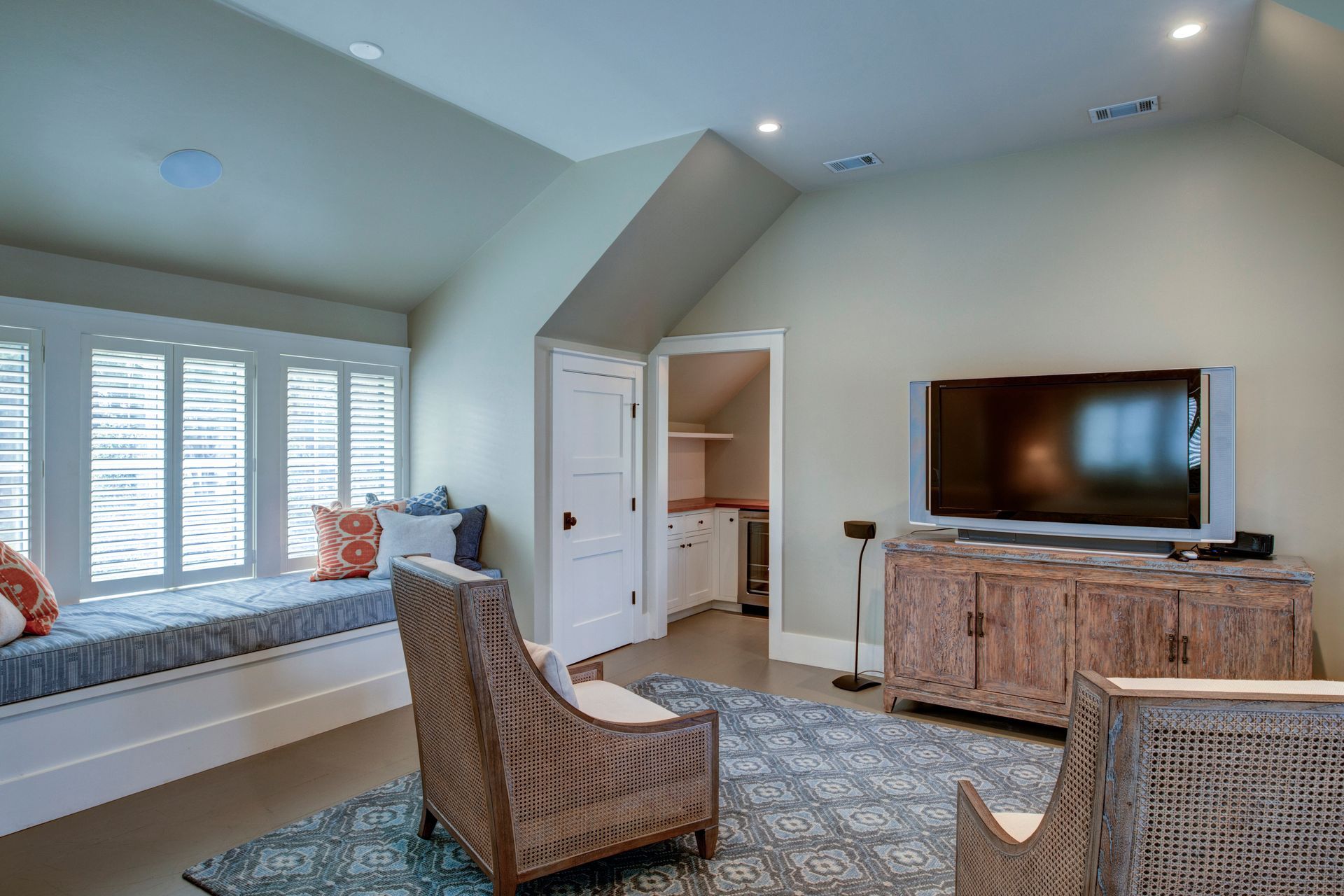 Hot upstairs rooms in a DFW two-story home