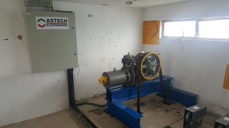 Casa de máquina em comando e Máquina