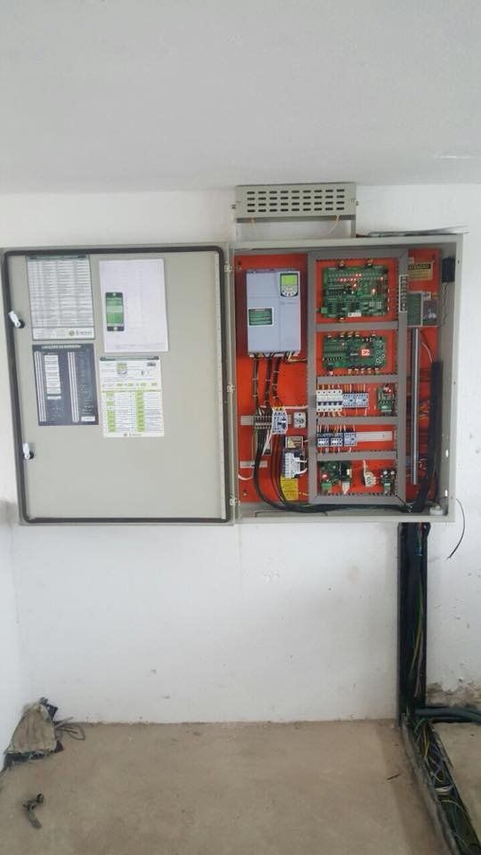 Quadro de comando aberto - Tecnologia INFOLEV