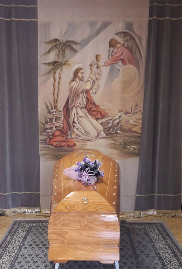 bara di legno con fiori