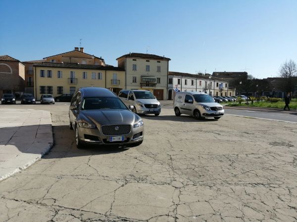 mezzi per il trasporto funebre