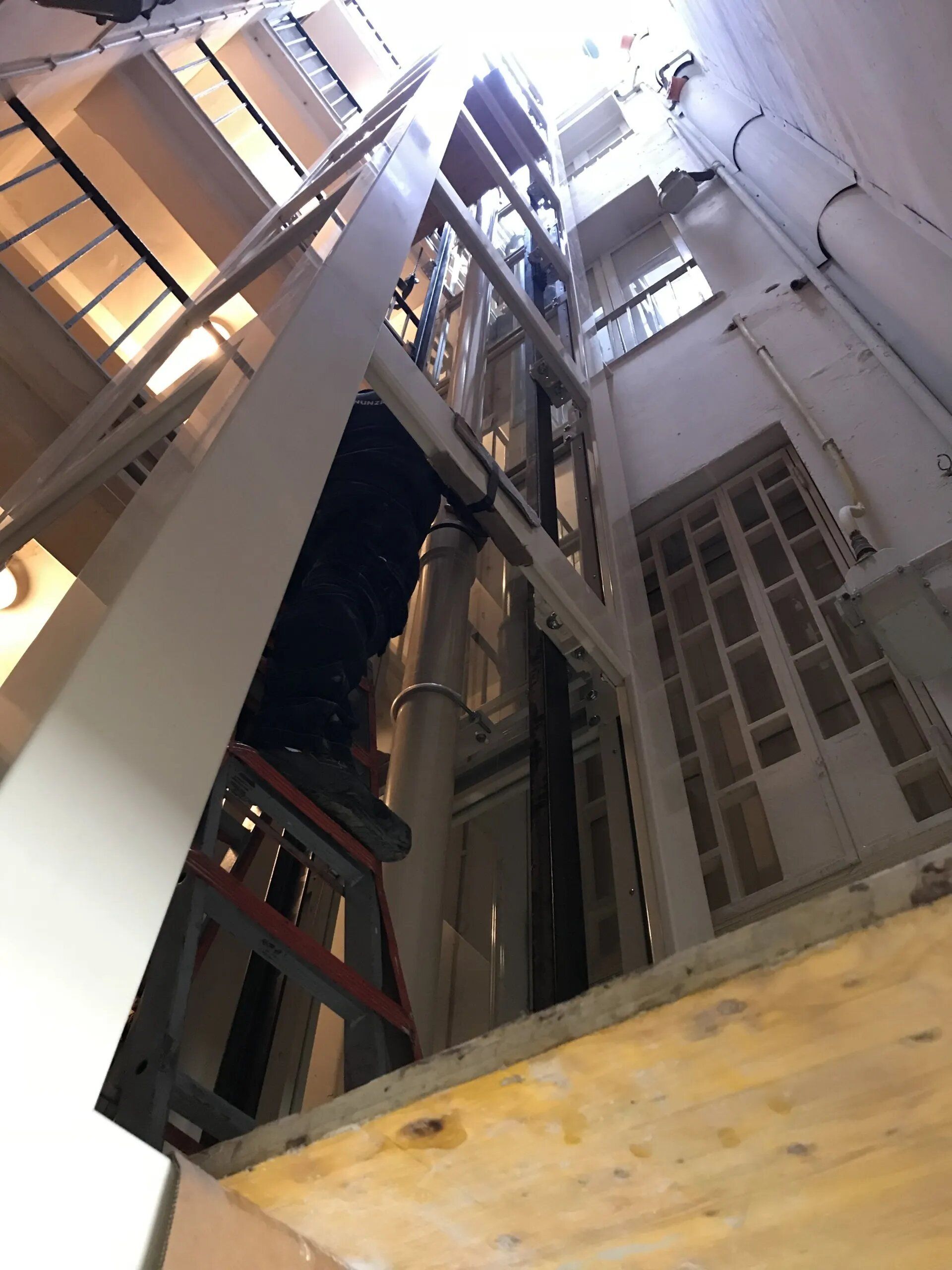 vano ascensore in vetro