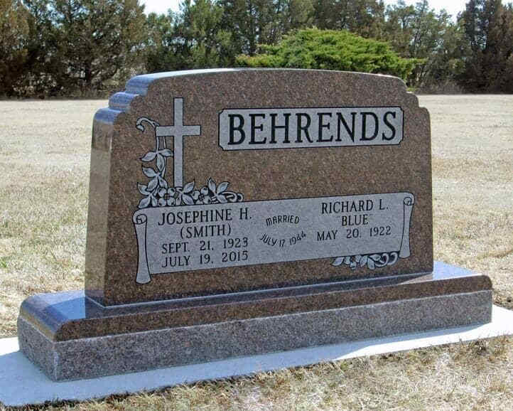 Companion monument in mahogany granite with corner rounds