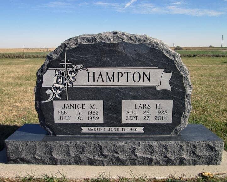 Companion shell rock memorial in black granite