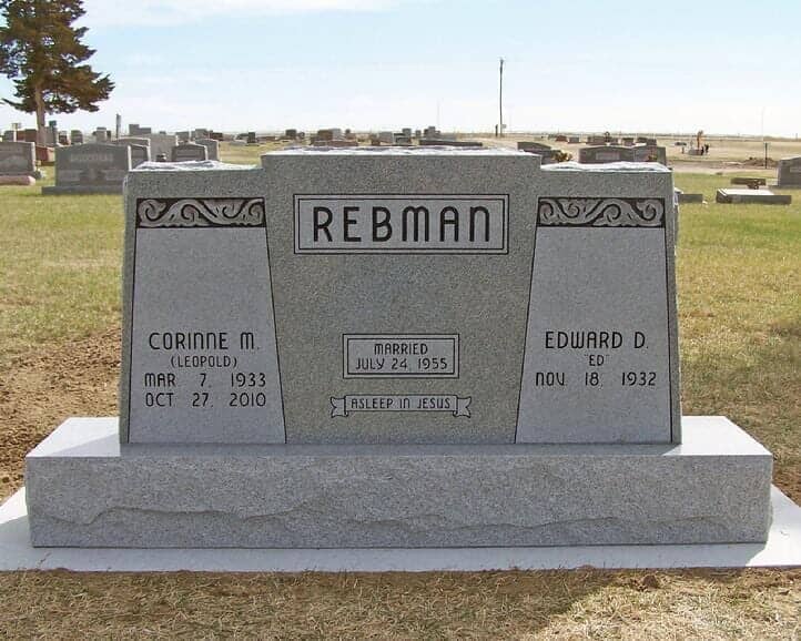 Companion monument in gray granite