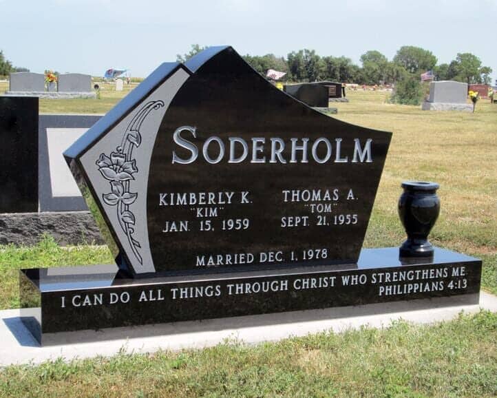 Companion monument in black granite with polished base