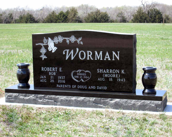 Companion monument in black with matching turned vases