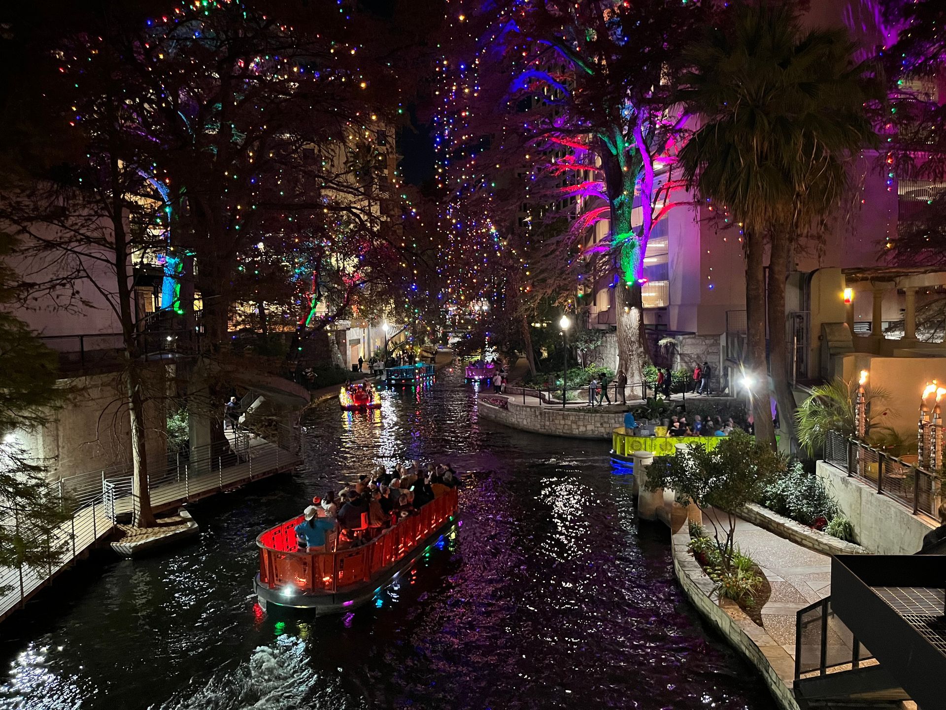 San-Antonio-Texas-Riverwalk at Night Go Rio Cruise
