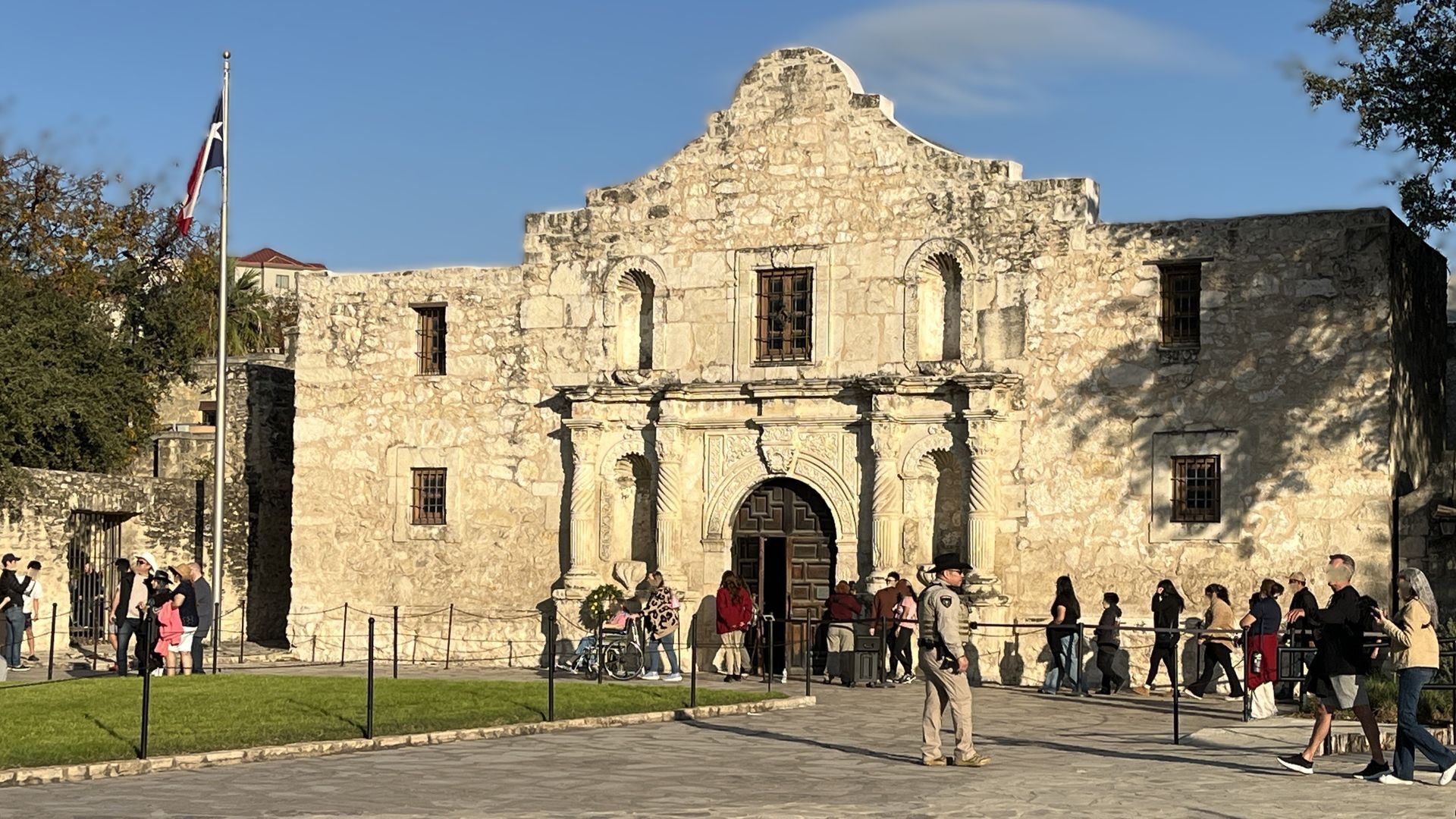 The-Alamo Mission San-Antonio Texas in Afternoon with golden sun reflecting
