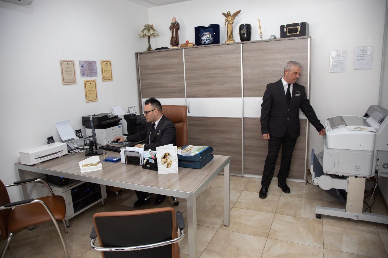 personale dell'agenzia funebre