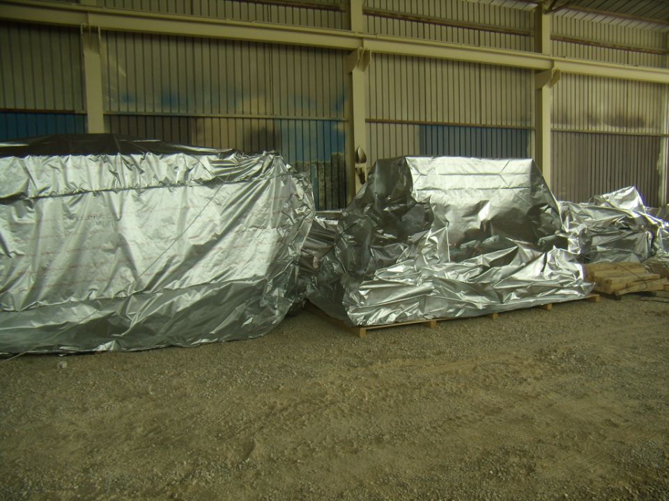 imballaggi di legno con teli argentati