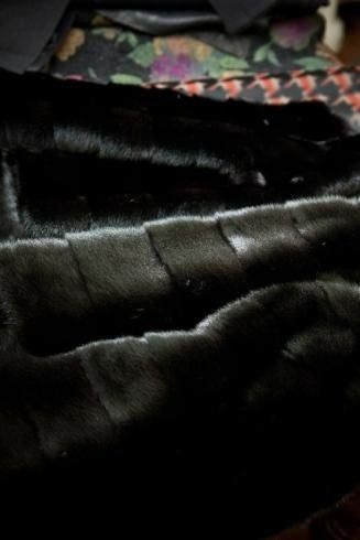 pelliccia rigenerata nera 2