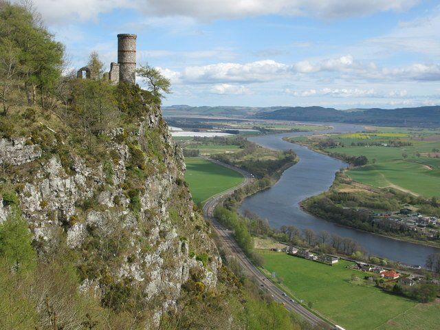 Kinnoul Hill - Things to do - Newhill Granary accommodation, Glenfarg, Perth & Kinross